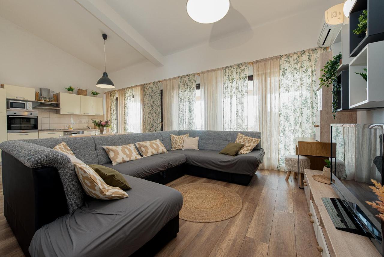 Apartment Tomislav Vir Exterior photo